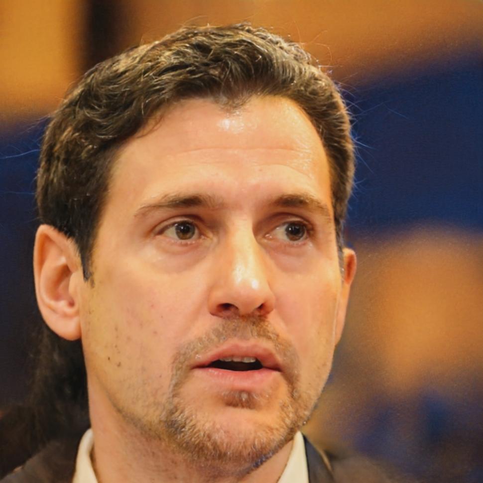 Carlos Mendoza, Director de Estrategias Financieras